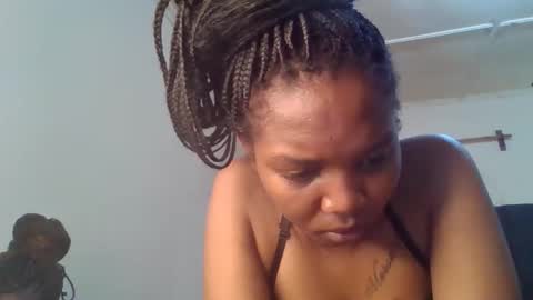 bootie_caramel online show from 11-08-25, 08:36
