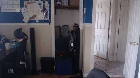 bouch1986 online show from 05-06-26, 08:47