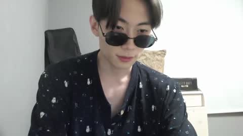 Snapshot of boxman556990 chatting on 12-04-24, 06:28 boxman556990 online show from 12-04-24, 06:28