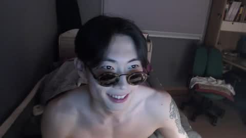 Snapshot of boxman556990 chatting on 02-10-25, 05:52 boxman556990 online show from 02-10-25, 05:52