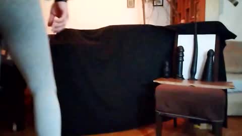 Snapshot of boy7oyy chatting on 12-15-25, 11:42 Bes7assquirt online show from 12-15-25, 11:42