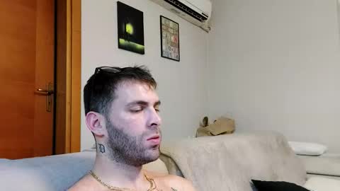 Snapshot of boy_aroundtheworld chatting on 10-22-25, 11:26 Dan online show from 10-22-25, 11:26