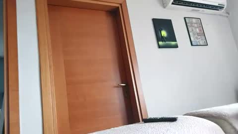 Snapshot of boy_aroundtheworld chatting on 10-26-25, 01:39 Dan online show from 10-26-25, 01:39