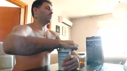 Snapshot of boy_aroundtheworld chatting on 10-28-25, 12:41 Dan online show from 10-28-25, 12:41