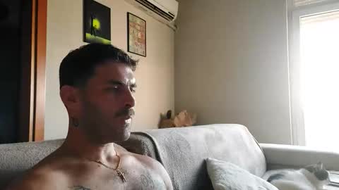 Snapshot of boy_aroundtheworld chatting on 11-12-25, 02:28 Dan online show from 11-12-25, 02:28