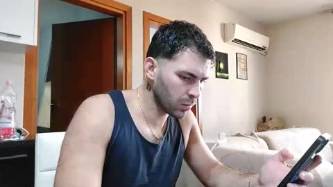 Snapshot of boy_aroundtheworld chatting on 11-30-25, 01:59 Dan online show from 11-30-25, 01:59