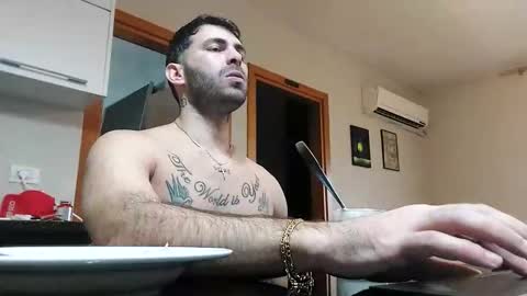 Snapshot of boy_aroundtheworld chatting on 12-05-25, 02:25 Dan online show from 12-05-25, 02:25