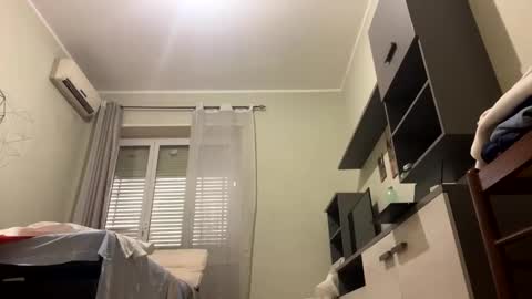 Snapshot of boy_aroundtheworld chatting on 12-15-25, 12:53 Dan online show from 12-15-25, 12:53