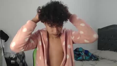 Snapshot of boy_coll chatting on 04-11-26, 09:13 jerry online show from 04-11-26, 09:13