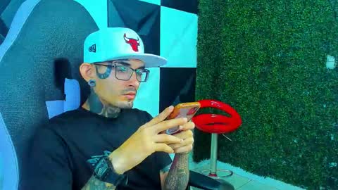 boy_tatto77 online show from 03-22-26, 12:41