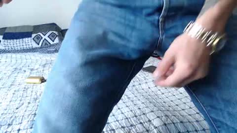 Felipe  online show from 11-25-25, 04:51