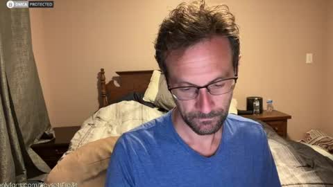Snapshot of boysetsfire34 chatting on 06-15-26, 02:03 boysetsfire34 online show from 06-15-26, 02:03