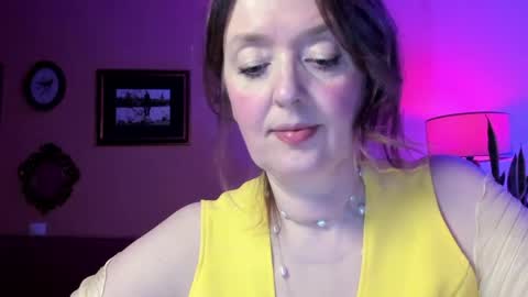 Snapshot of braingirl chatting on 04-05-26, 06:27 I see you X-twitter its braingirl online show from 04-05-26, 06:27