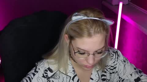 Belle  online show from 12-21-24, 02:09