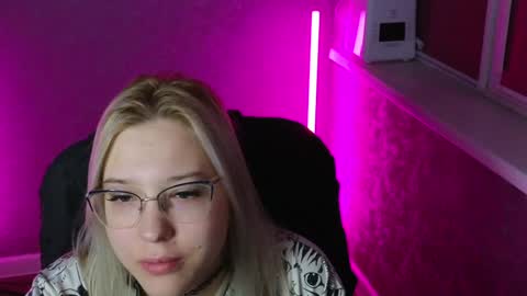 Belle  online show from 12-22-24, 02:06