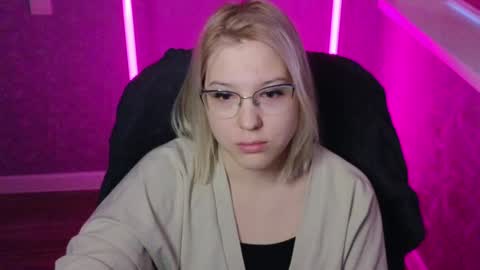 Belle  online show from 01-19-25, 03:08