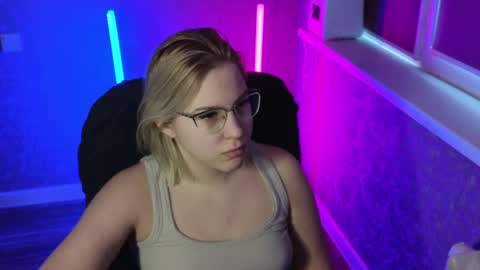 Belle  online show from 02-16-25, 02:42