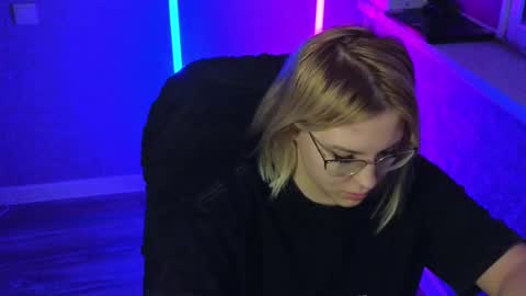 Belle  online show from 02-21-25, 12:05