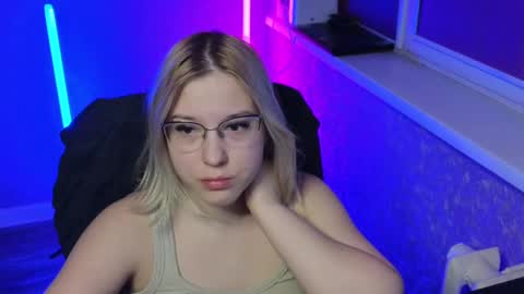 Belle  online show from 02-28-25, 01:05