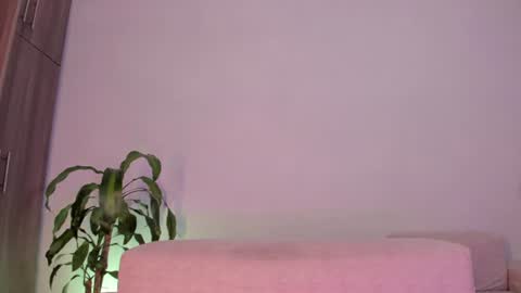 Snapshot of brann_tadzio chatting on 07-20-26, 05:04 online show from 07-20-26, 05:04