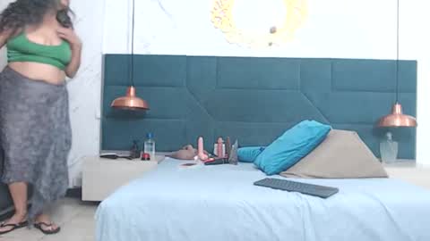 BRENDA VELASQUEZ online show from 04-10-26, 08:46