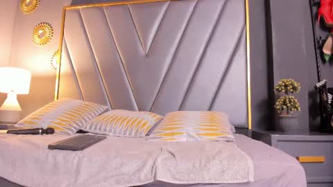 Snapshot of brendaadams_ chatting on 06-12-26, 10:36 Brenda Time Schedule 0600 - 1400 GMT-5 online show from 06-12-26, 10:36
