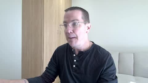 Brett online show from 06-06-26, 09:47
