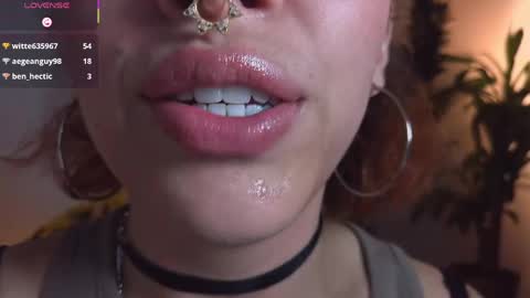 Snapshot of bri_von_dhara_ chatting on 06-05-26, 12:17 Bri online show from 06-05-26, 12:17