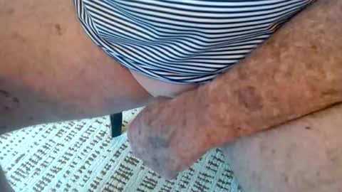 briefsguy52 online show from 04-26-26, 09:23