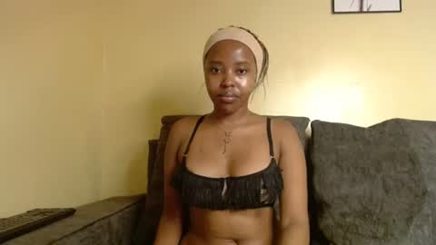 Snapshot of briella_10 chatting on 07-23-26, 02:20 briella online show from 07-23-26, 02:20