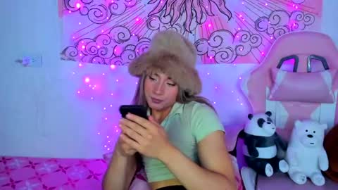 Snapshot of brihanna_cooper chatting on 07-16-26, 03:40 bri online show from 07-16-26, 03:40