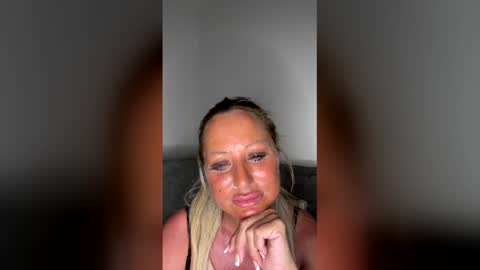 Snapshot of britishcumslut_10 chatting on 04-16-26, 10:23 britishcumslut_10 online show from 04-16-26, 10:23