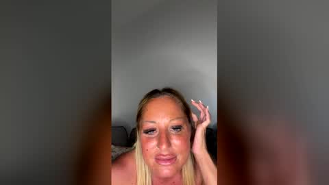 Snapshot of britishcumslut_10 chatting on 04-19-26, 06:54 britishcumslut_10 online show from 04-19-26, 06:54
