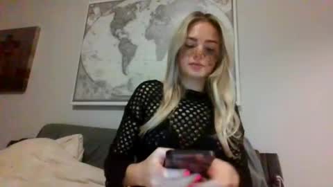 britneycherry08 online show from 07-09-26, 04:49