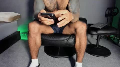 Snapshot of brockhurn_ chatting on 03-03-26, 01:01 brockhurn_ online show from 03-03-26, 01:01