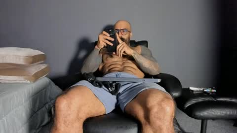 Snapshot of brockhurn_ chatting on 04-11-26, 01:32 brockhurn_ online show from 04-11-26, 01:32