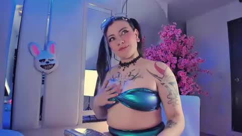 Snapshot of broklin_white23 chatting on 07-14-26, 02:56 online show from 07-14-26, 02:56