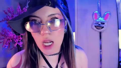 Snapshot of broklin_white23 chatting on 07-19-26, 02:43 online show from 07-19-26, 02:43