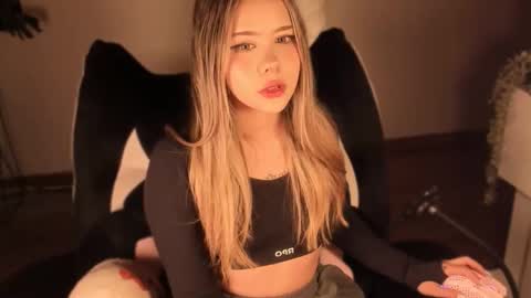 Nat  Independent model  Please help me to reach 200 thumbs up online show from 03-04-26, 04:18