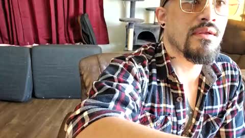 Snapshot of brownboyt chatting on 03-25-26, 04:35 brownboyt online show from 03-25-26, 04:35