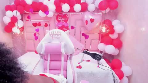 Sara  online show from 02-11-25, 12:28