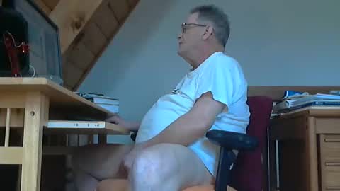 Snapshot of brubar chatting on 04-17-26, 03:37 brubar online show from 04-17-26, 03:37