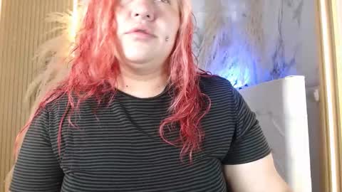 Bruja SCarlata online show from 12-18-25, 10:43