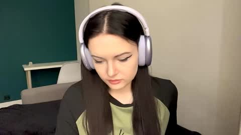 Luna online show from 05-17-26, 11:06