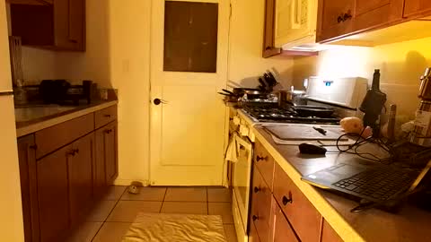 bottom freak online show from 03-02-25, 03:34