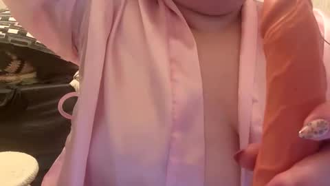 Snapshot of bubblegirl0 chatting on 02-23-26, 01:41 bubblegirl online show from 02-23-26, 01:41