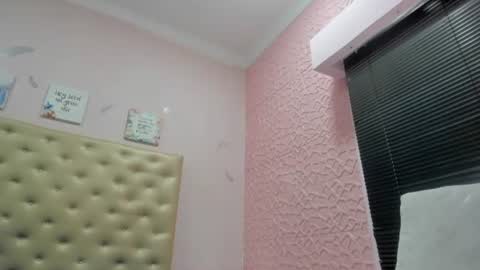 Snapshot of bubblex_ chatting on 06-14-26, 01:46 online show from 06-14-26, 01:46