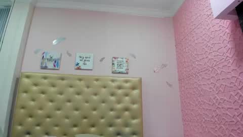 Snapshot of bubblex_ chatting on 06-15-26, 12:51 online show from 06-15-26, 12:51