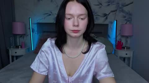 Leona online show from 03-09-26, 10:36