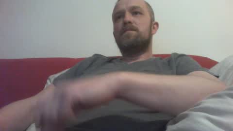 budgie1095 online show from 01-05-25, 09:14